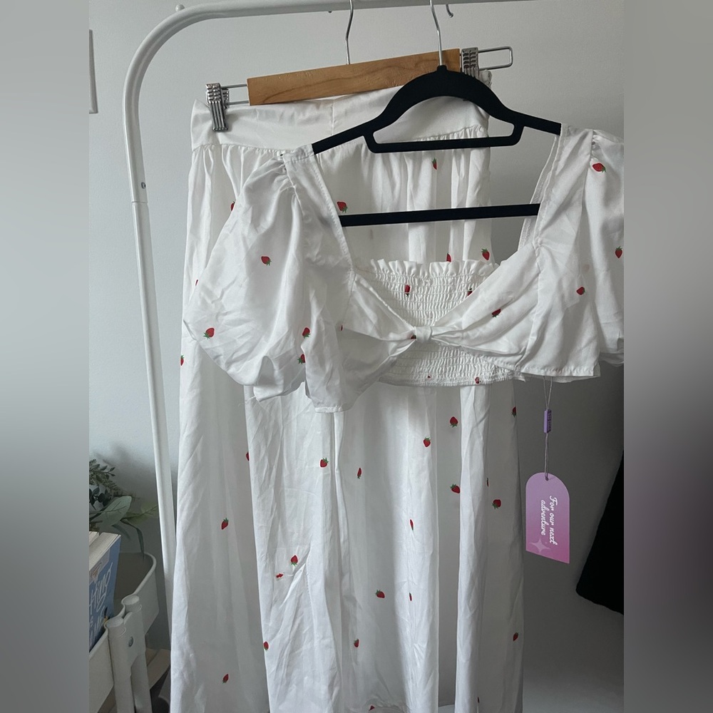 2 pieces midi skirt and top with strawberry design
